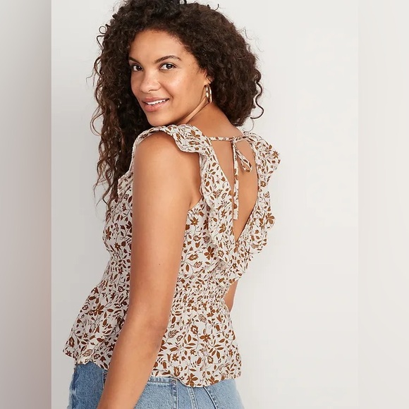 Old Navy Cream & Brown Flutter Sleeve Floral V Neck Top - Picture 2 of 7
